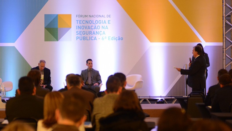 Apresentado pelo coordenador jurídico da Secretaria da Segurança Pública (SSP), capitão Roger Vasconcellos, em painel com o presidente da Comissão Especial de Controle Social dos Gastos Públicos da OAB/RS, Dr. Mário Epstein.