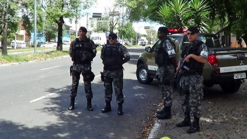 150 policiais dos pelotões de operações especiais participaram das barreiras.