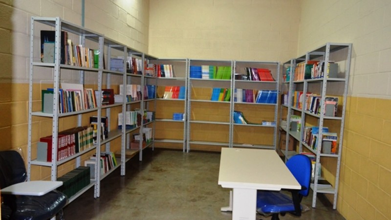 Casa prisional vai contar com espa&ccedil;o para leituras