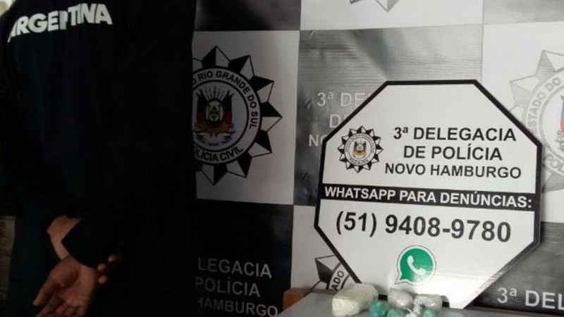 O valor da droga apreendida fica em torno de R$ 8 mil.