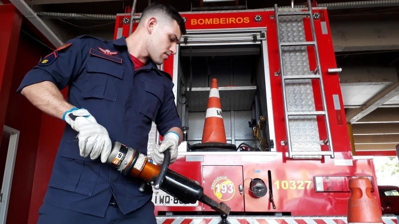 Instrumento é usado para retirar vítimas de acidentes presas às ferragens de veículos