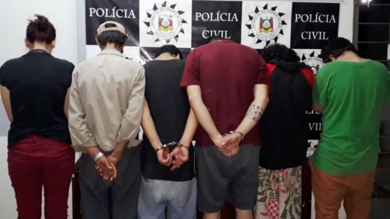 O grupo é suspeito de participar de uma organização criminosa que estaria agindo na cidade de Lagoa Vermelha.