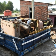 Peças de ferro velho.