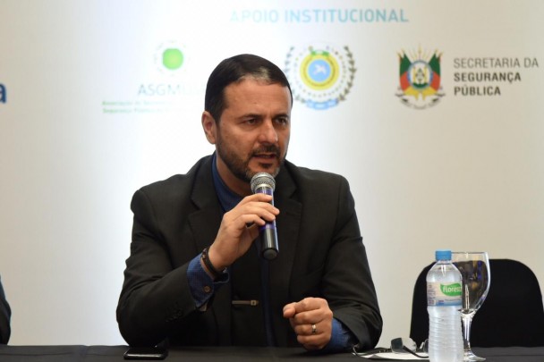 Marcelo Gomes Frota, secretário adjunto da Segurança Pública fala durante Fórum Nacional de Tecnologia e Inovação na Segurança Pública, em Gramado.