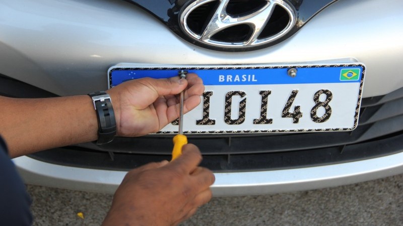 Troca da placa não será mais exigida para transferências de propriedade dentro de um mesmo município