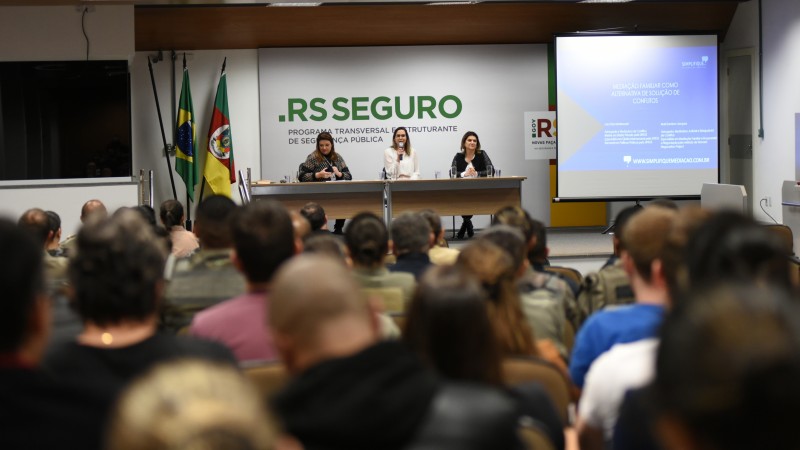 Auditório da SSP lotado para seminário.