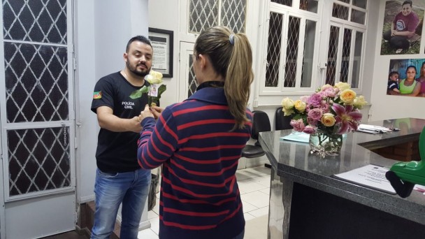 A ação, iniciada no domingo, se encerra nesta terça-feira (15) durante o Crochetaço Coletivo