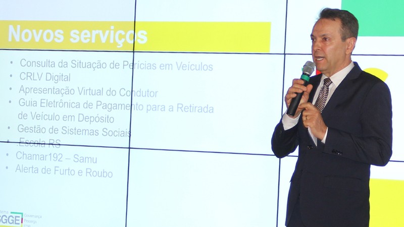 O diretor-geral do DetranRS Enio Bacci apresentou os novos serviços oferecidos pela Autarquia no lançamento do rs.gov.br