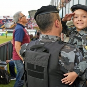 Servir, sempre servir