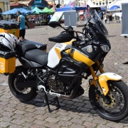 moto Harley-Davidson 2008 com cores do batalhão rodoviário da BM