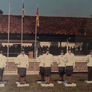 Foto do arquivo pessoal da Chefe do Estado-Maior Cel Cristine Rasbold. Ano de 1986 formatura da primeira turma feminina da Brigada Militar. 