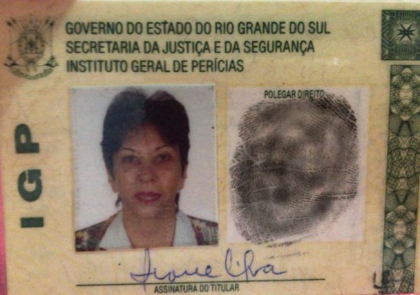 Foto do documento de identificação do IGP da primeira médica-legista do RS.