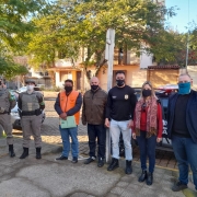 operadores de segurança posando para foto oficial antes das atividadades da operação