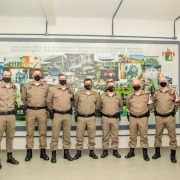 Autoridades da Brigada Militar presentes na reinauguração do prédio do 1º RPMon. 