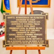 Placa da reinauguração do quartel do 1º RPMon