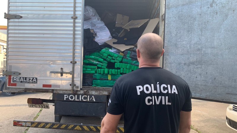 Drogas apreendidas pelas for&ccedil;as de seguran&ccedil;a p&uacute;blica, foram queimadas em forno cedido por uma empresa da Regi&atilde;o Metropolitana