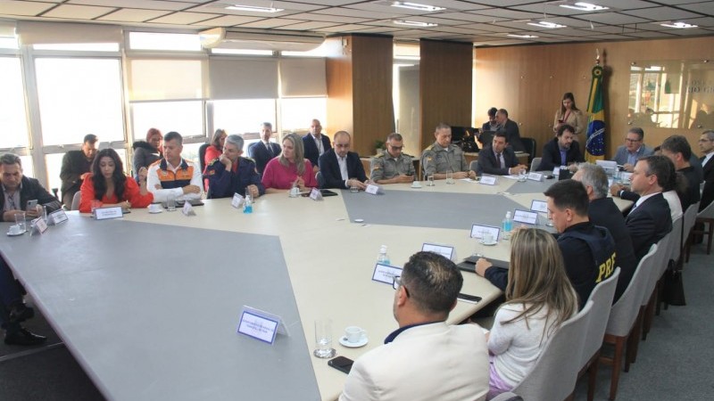 Distribui&ccedil;&atilde;o de combust&iacute;veis est&aacute; pr&oacute;xima da normalidade, conforme dados do Sulpetro apresentados na reuni&atilde;o
