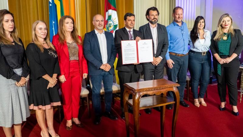 Solenidade no Palácio Piratini apresentou ações para frear os casos de feminicídio e violência doméstica no RS 