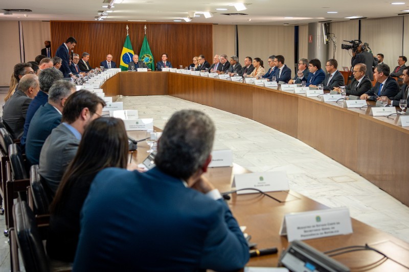 A foto mostra a cúpula do governo