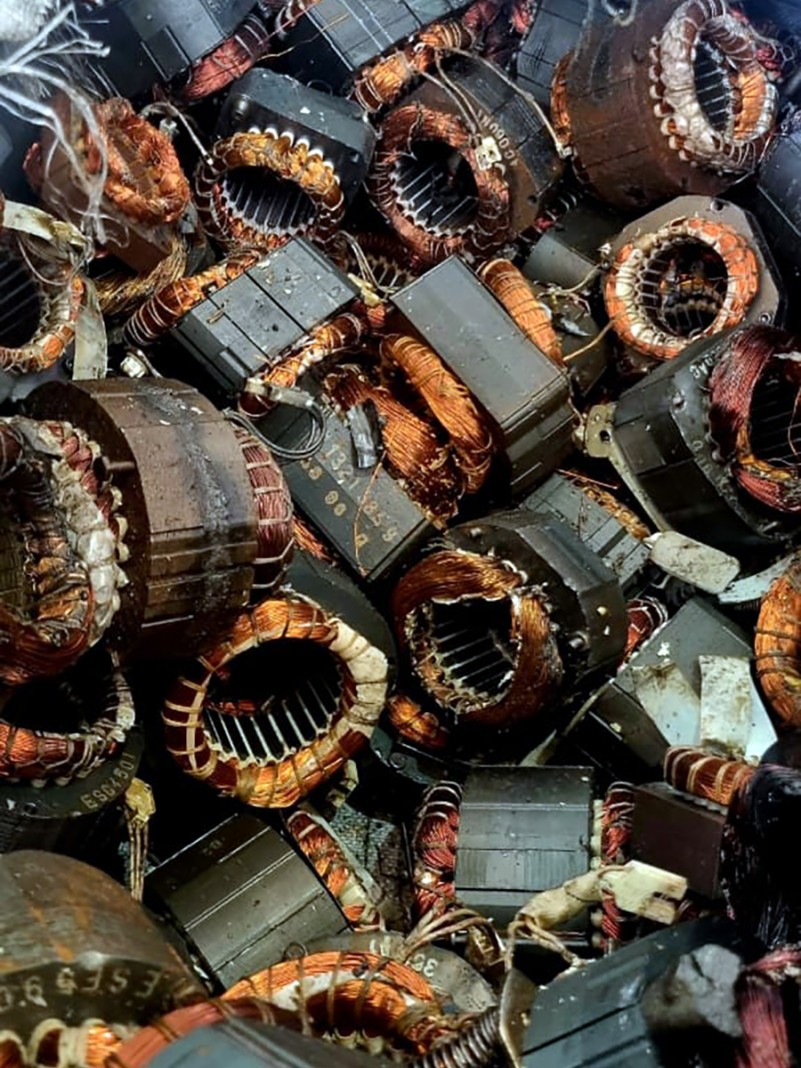 A foto mostra amostras de Fios e Cabos