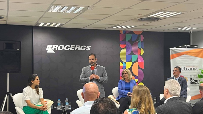 A foto mostra o diretor