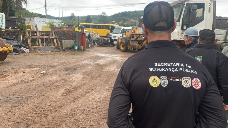 A foto mostra as ações
