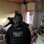 A foto mostra ação da Polícia Civil