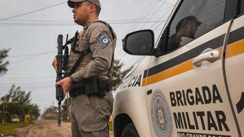 A foto mostra o policiamento da Brigada Militar