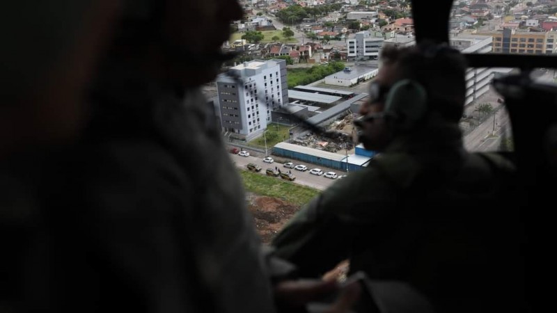 A foto mostra as ações da Brigada Militar