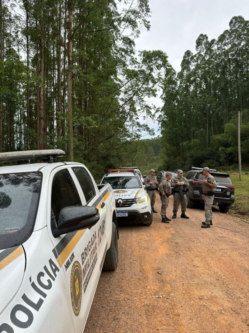 Além das prisões foram apreendidas drogas e dinheiro