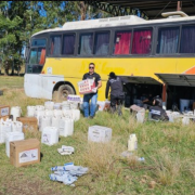 Ônibus que armazenava embalagens de agroquímicos de origem desconhecida