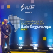 Na imagem o diretor do Detran no local da Confer&ecirc;ncia